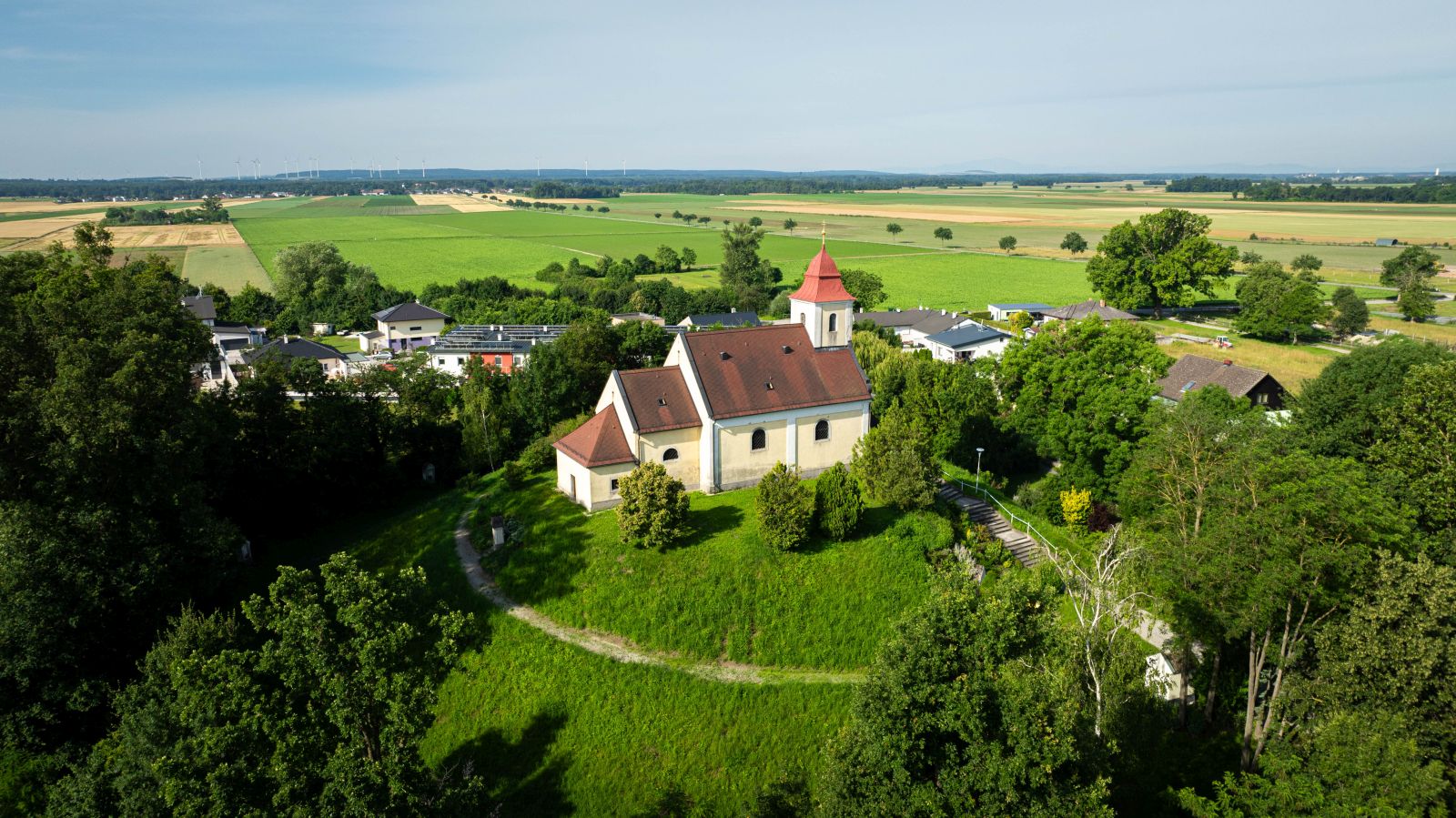 Marktgemeinde Engelhartstetten - Die Burg aus Erde © Ankomedia