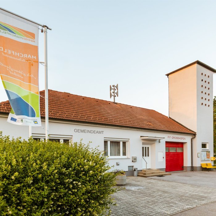 Großhofen - Kirche, Großhofen und die Geschichte Österreichs © Briana Pfaffel